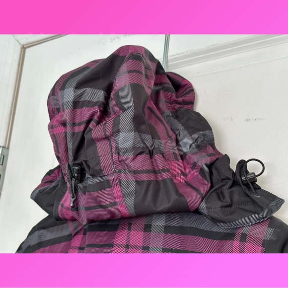 Roxy Ski / Snowboard Suit. Lots of pockets!! Freshly laundered. EUC!! S/F home - Picture 5 of 10